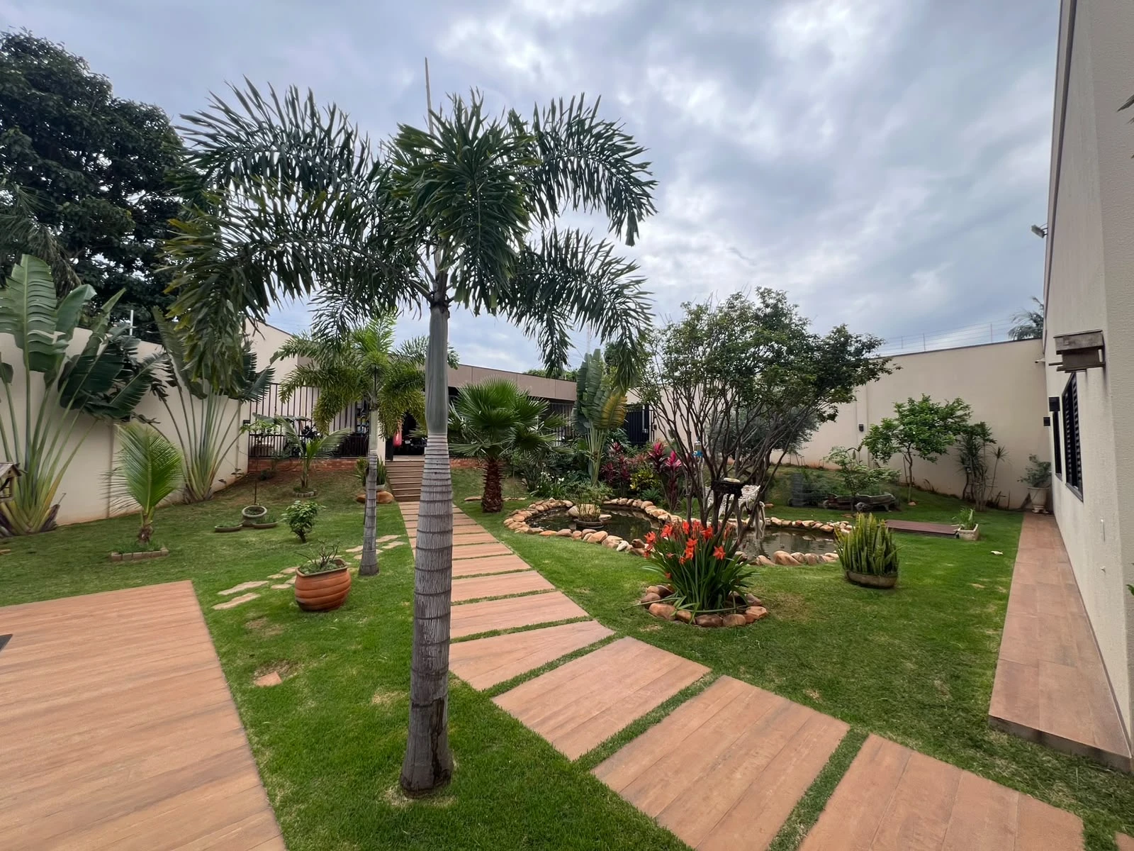 CASA DE ALTO PADRÃO À VENDA | REGIÃO CENTRAL | ASSIS