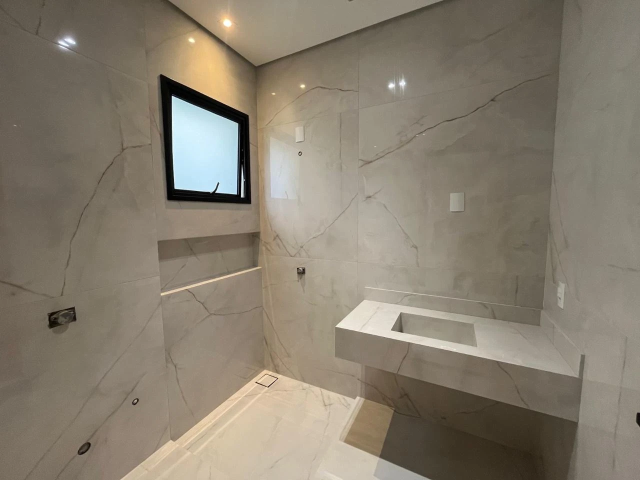 RESIDÊNCIA DE ALTO PADRÃO - RESIDENCIAL RENASCENCE