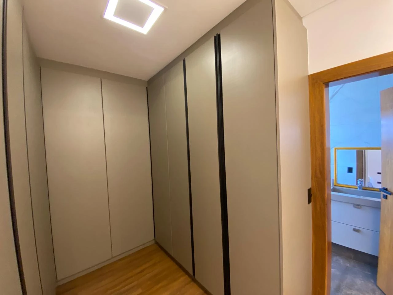 EXCLUSIVIDADE, SOFISTICAÇÃO E CONFORTO NO VILLAGE DAMHA