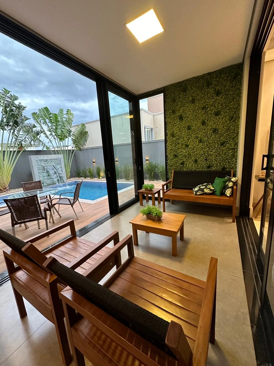 IMÓVEL ALTO PADRÃO RESIDENCIAL CASABLANCA