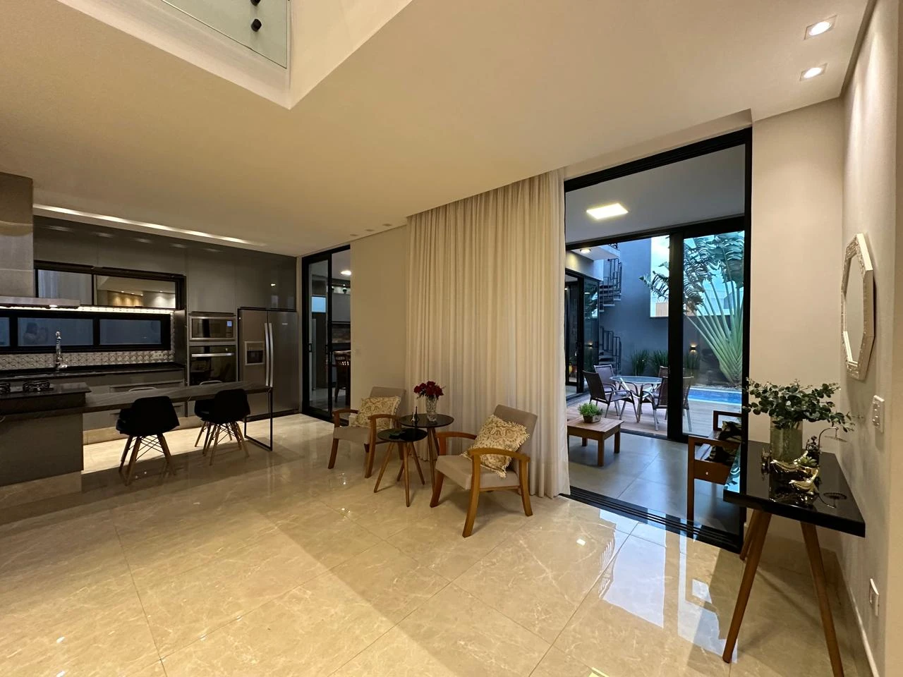 IMÓVEL ALTO PADRÃO RESIDENCIAL CASABLANCA