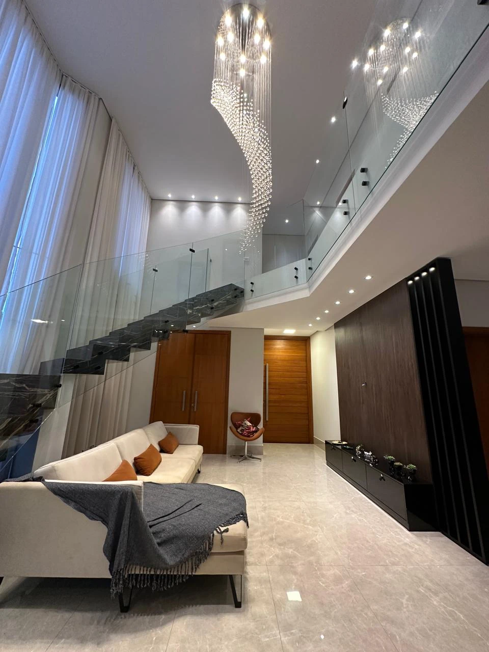 IMÓVEL ALTO PADRÃO RESIDENCIAL CASABLANCA