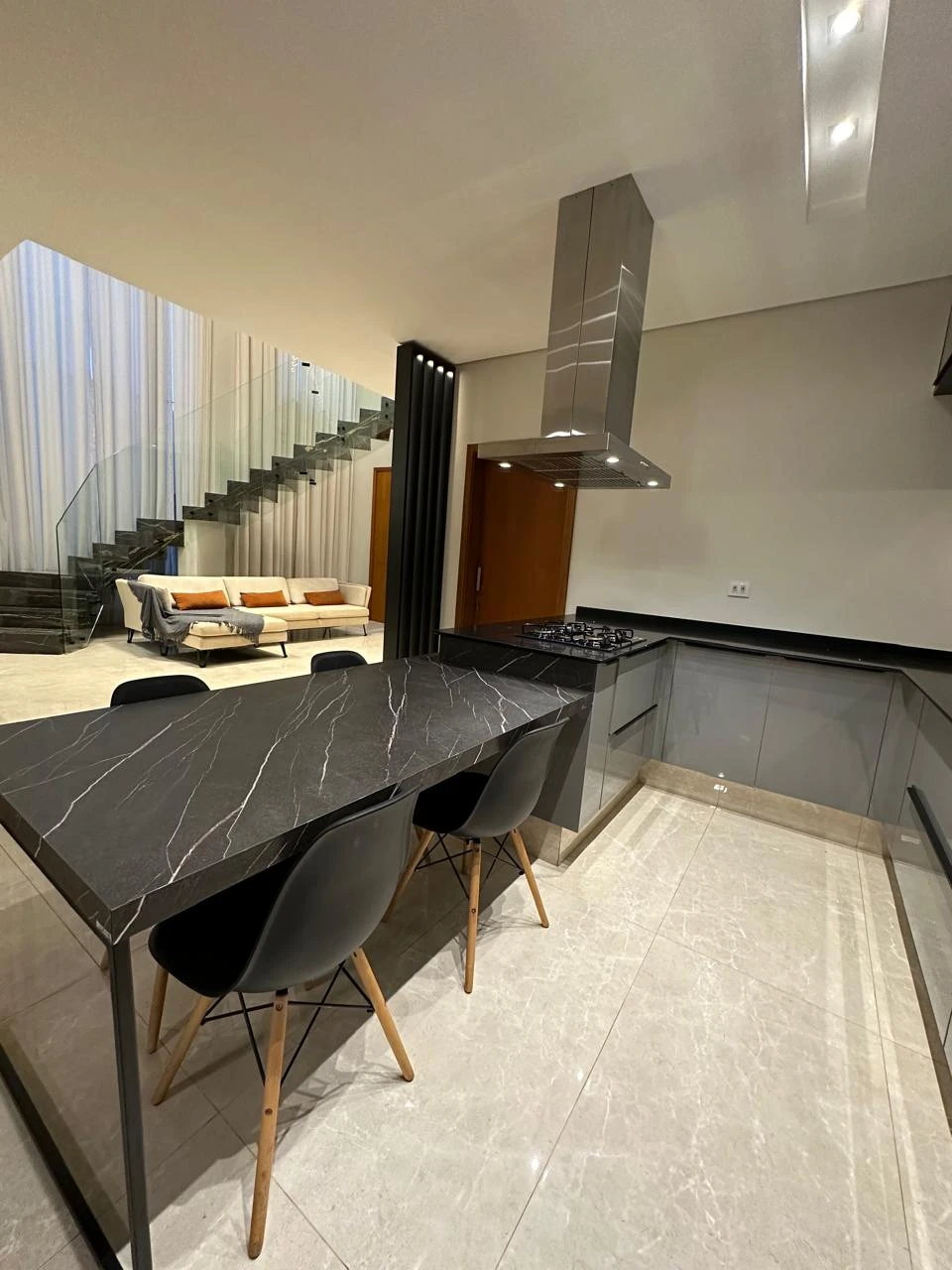 IMÓVEL ALTO PADRÃO RESIDENCIAL CASABLANCA